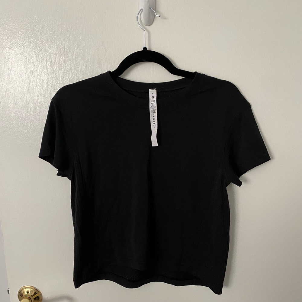 “Train to be short sleeve shirt”
